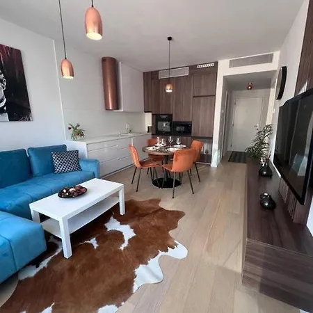 Apartman V Starom Meste Sky Park S Parkovanim Апартаменты *