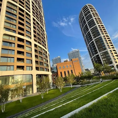 V Starom Meste Sky Park S Parkovanim Братислава